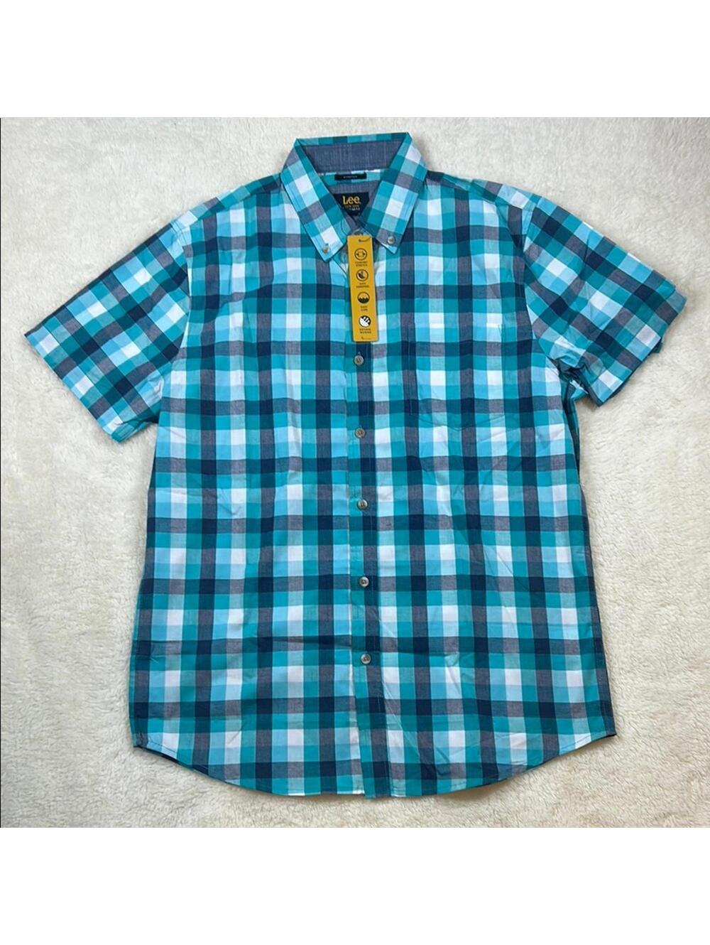 Lee Men’s Blue Plaid Short Sleeve Button Down Stretch Shirt Size Medium